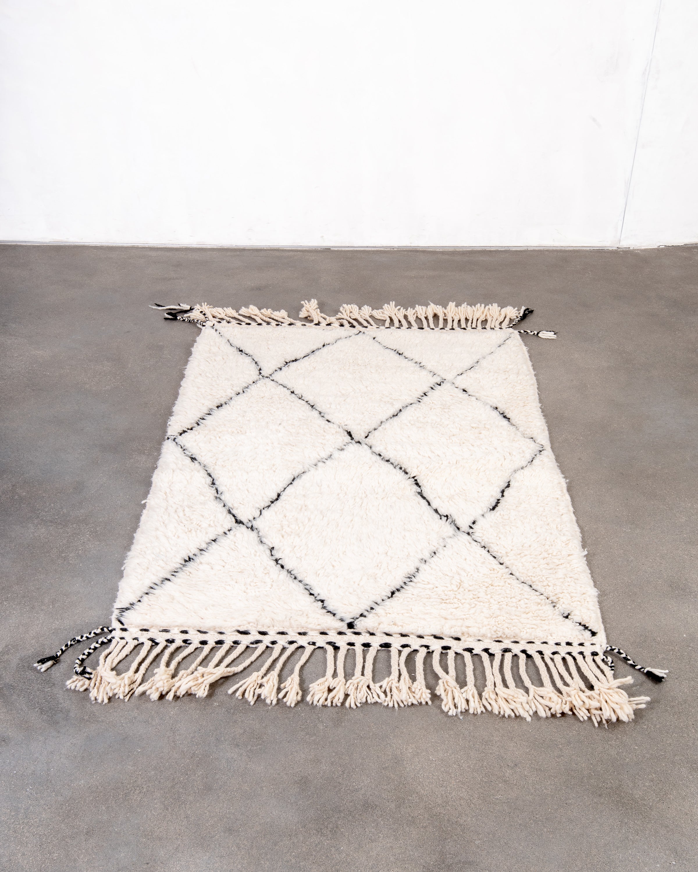Modern designer handcrafted Berber rug from morocco Beniourain with beautiful colors and patterns
